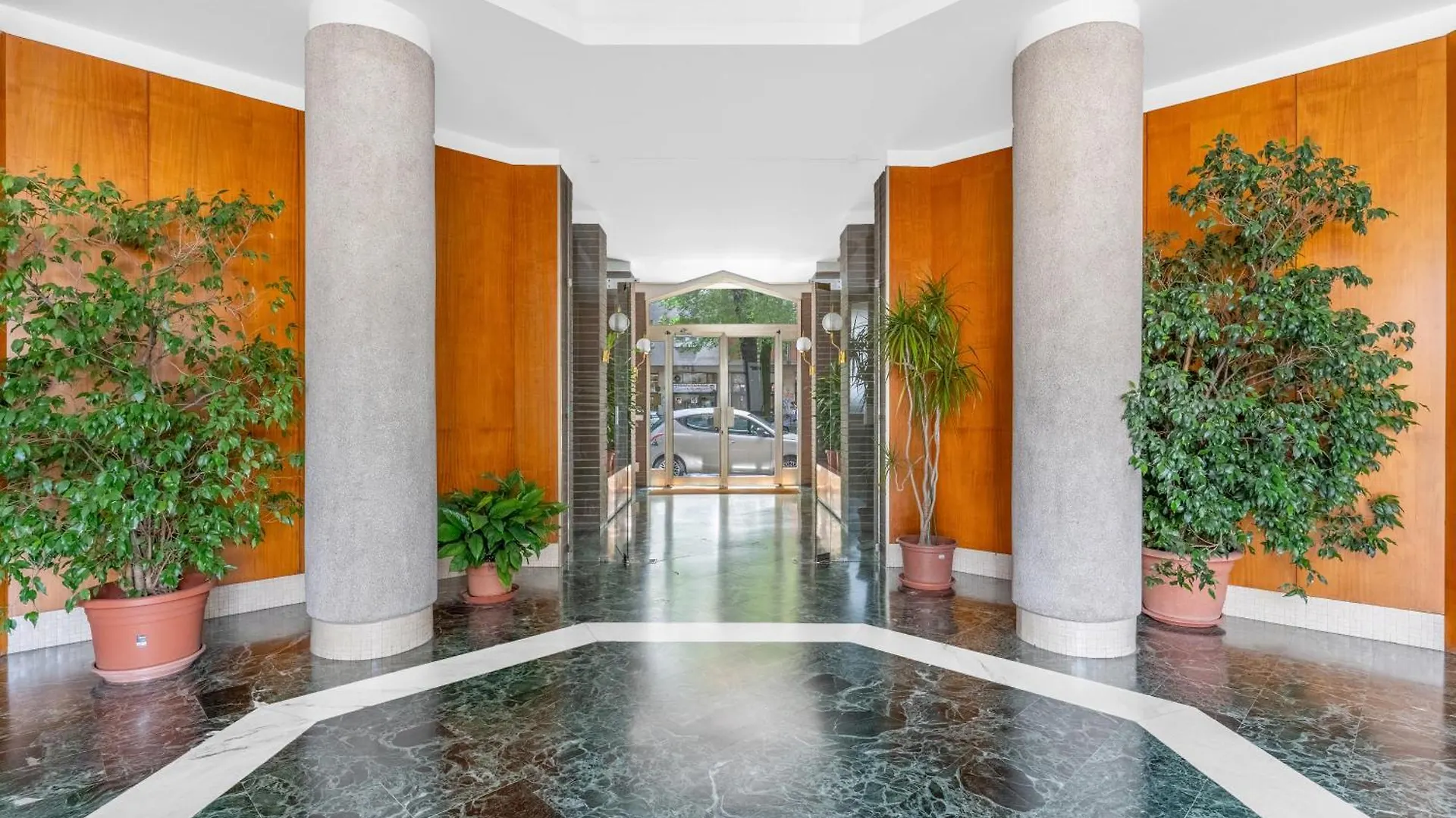 Easy Isola Apartment Milan 0*,  Italy
